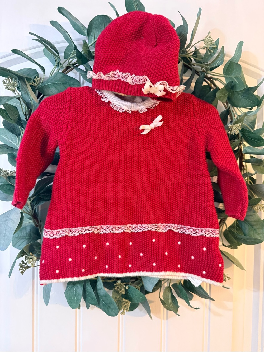 ๐ซ4/$25 โข Tahari Red Knit Dress with Cream Trim and Matching Hat